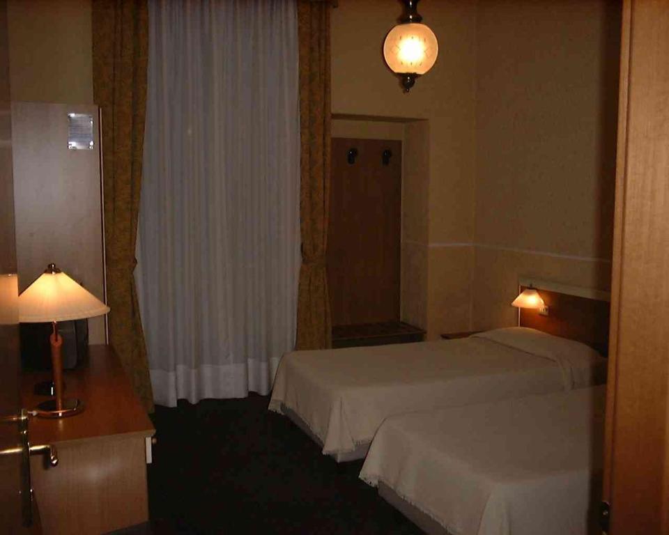 Hotel Johnny Milánó Kültér fotó