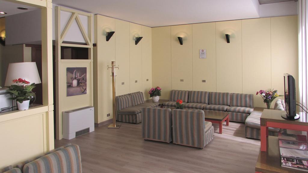 Hotel Johnny Milánó Kültér fotó
