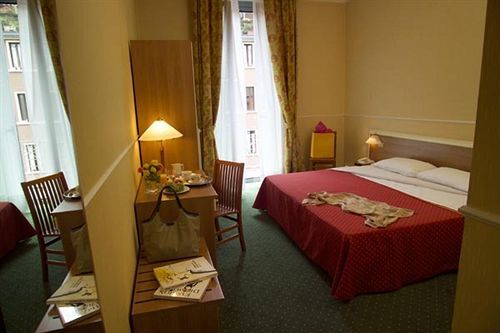Hotel Johnny Milánó Kültér fotó