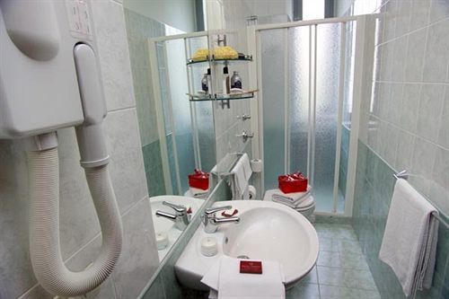 Hotel Johnny Milánó Kültér fotó